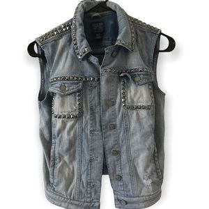 Guess sleeveless denim distressed jacket with silver studs